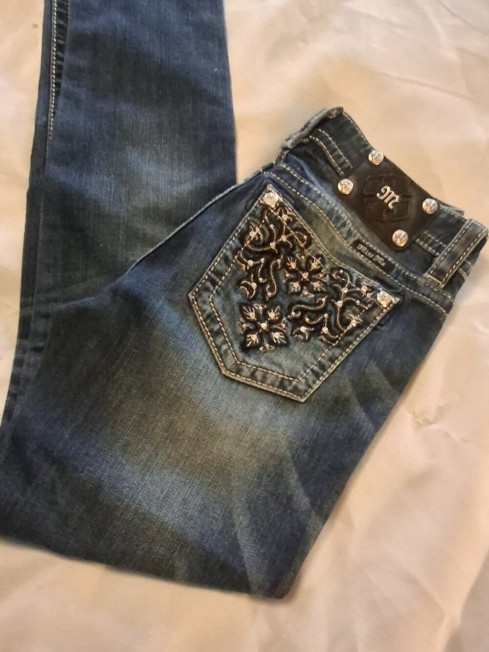 Miss Me Skinny Mid RIse 27 (28.5 X 30) Blue Jeans